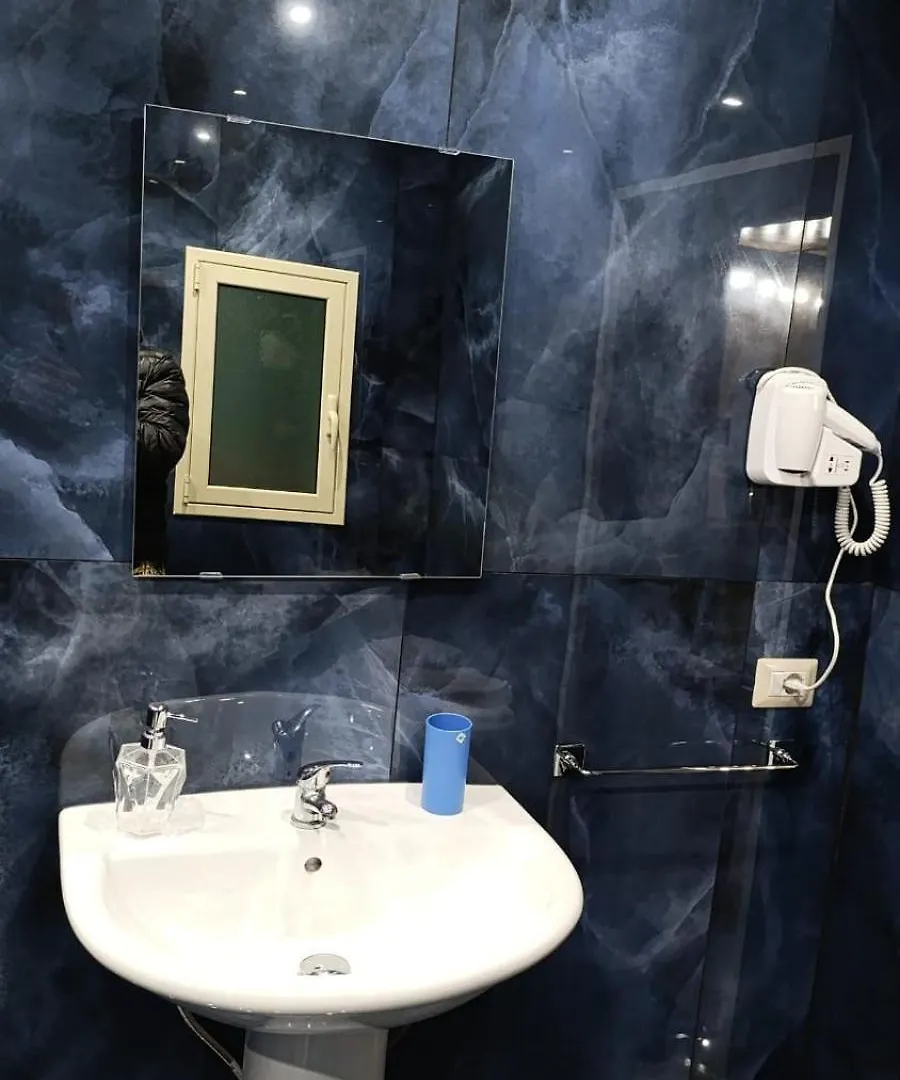 Hotel Porta Garibaldi 1 Aeroporto di Catania Fontana Rossa Affittacamere