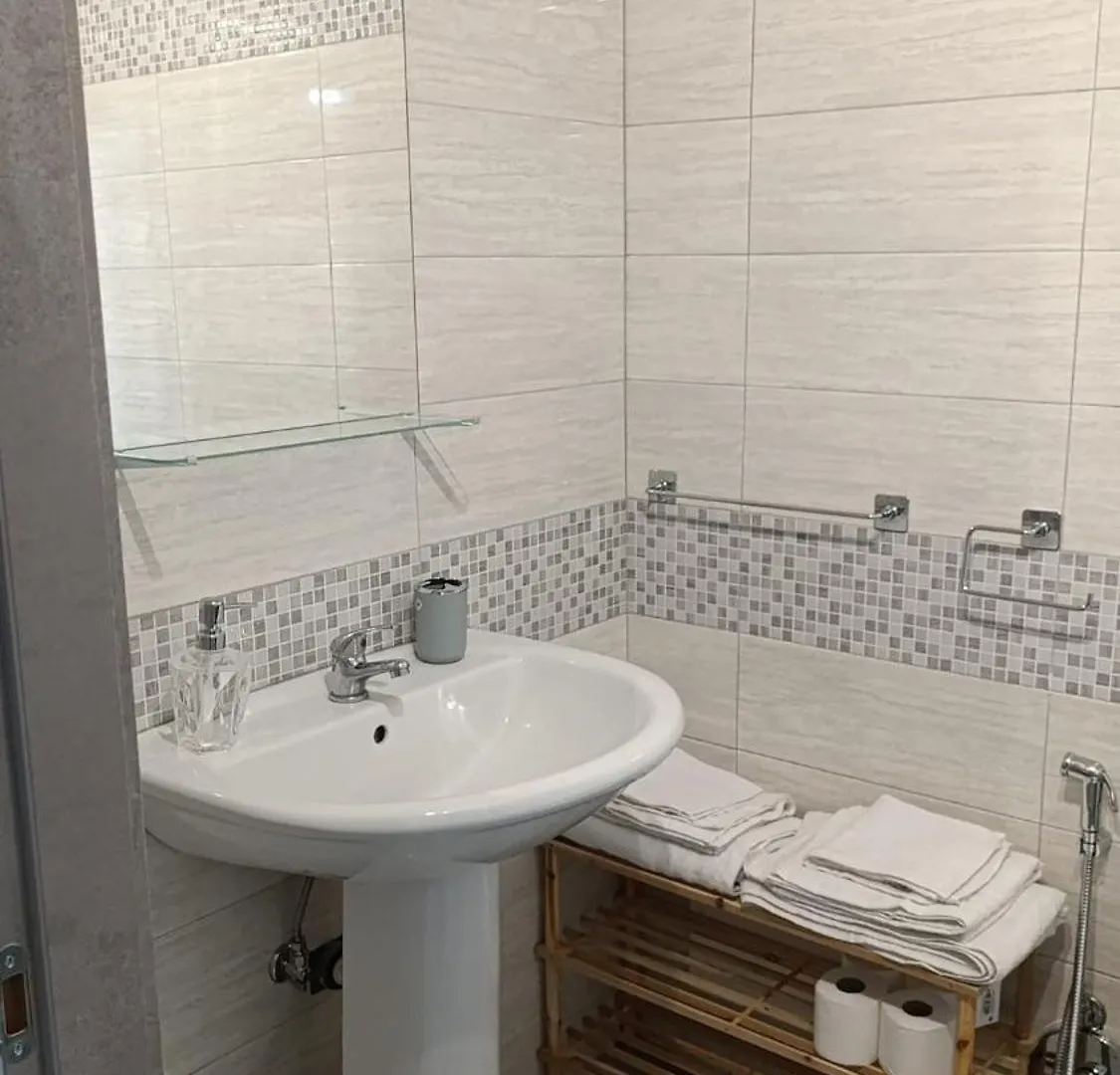 Affittacamere Hotel Porta Garibaldi 1 Aeroporto di Catania Fontana Rossa